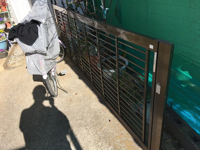 跳ね上げ門扉